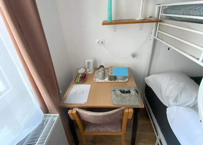 Base Camp 波斯托伊纳